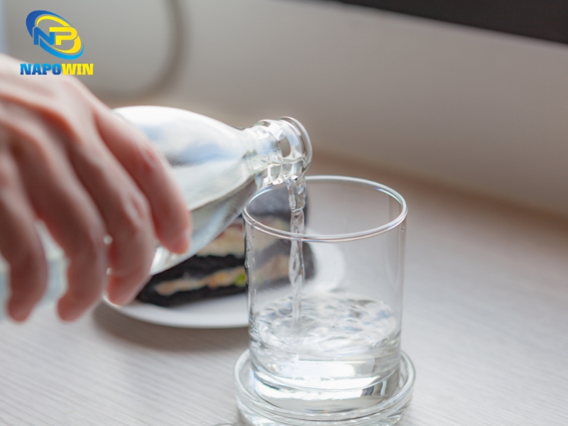 uống nhiều nước có tốt không