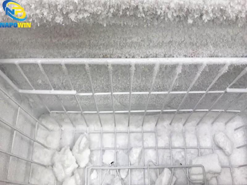 tủ lạnh bị đóng tuyết