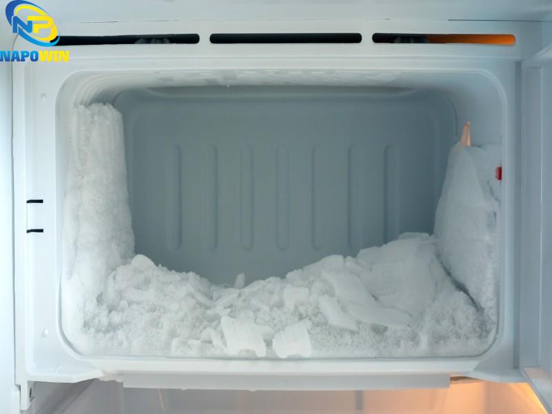 tủ lạnh bị đóng tuyết